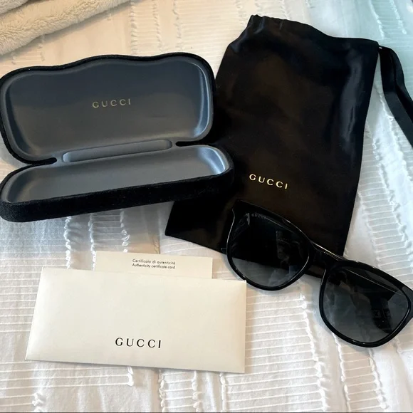Authentic Gucci Black Sunglasses with Case and Pouch Gucci | Accessories | Original Gucci Gg326s 00 Sunglasses  main image 3